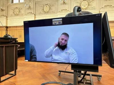 Mehmed Mahmutović se je oglasil prek videokonferenčne povezave iz zapora v Celju. 