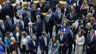 - 10.04.2026 - ustanovna seja novega sklica DZ, ki jo je sklicala predsednica republike Nata&scaron;a Pirc Musar; seja se je začela z imenovanjem predsednika in podpredsednika mandatno-volilne komisije, sledila je prekinitev, pol ure po prekinitvi pa se je začela seja mandatno-volilne komisije DZ za pripravo druge točke dnevnega reda; v nadaljevanju seje DZ so potrjevali mandate poslancem in volili predsednika DZ//FOTO: Jaka Gasar