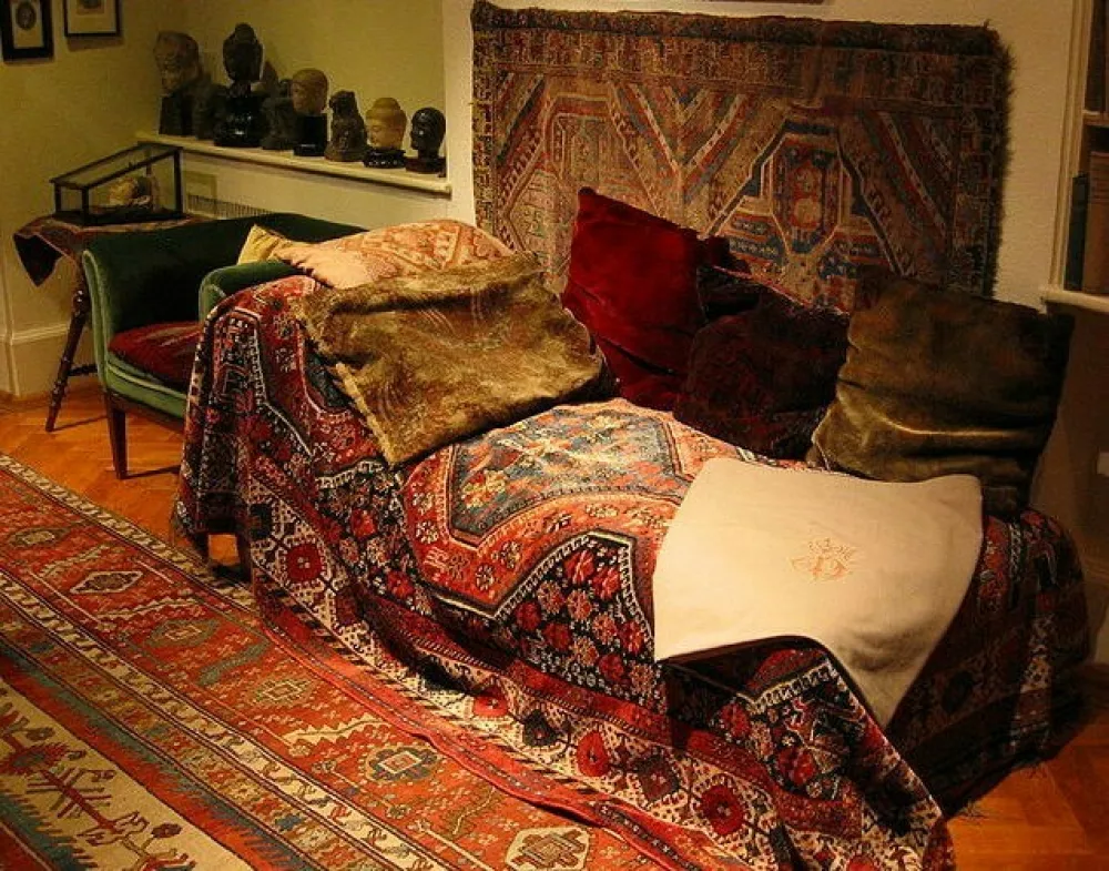 Sloviti Freudov psihoanalitični kavč / Foto: Wikipedija