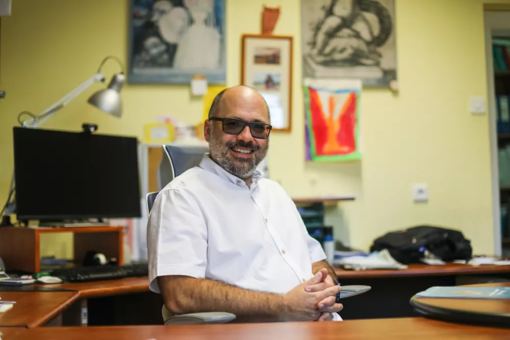 15.06.2022. Ale&scaron; Kuhar, visoko&scaron;olski učitelj/predavatelj&Scaron;tudij biotehnologije, Oddelek za zootehnikoKatedra za agrarno ekonomiko, politiko in pravo.OPOMBA: za objavo v Objektivu!//FOTO: Bojan Velikonja / Foto: Bojan Velikonja