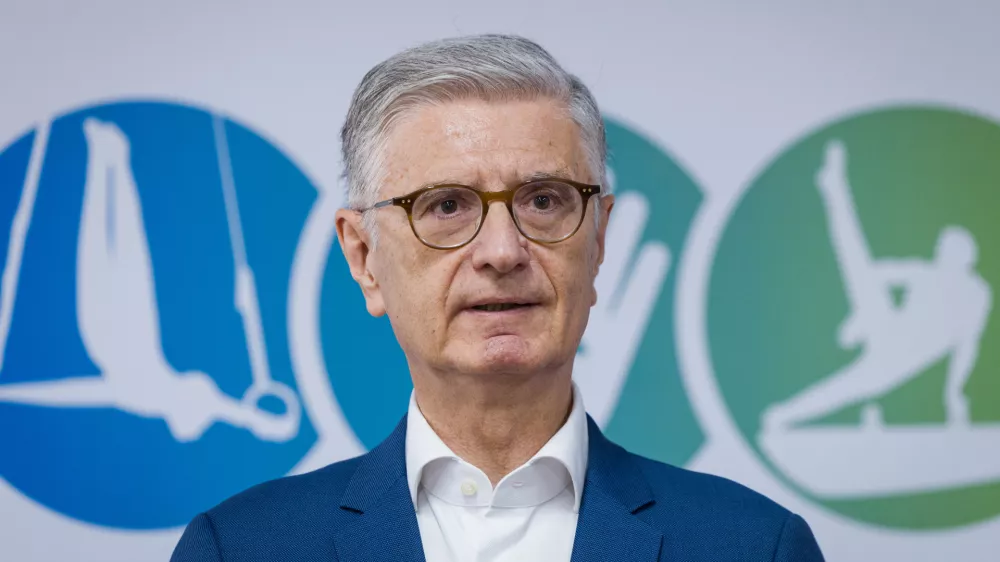 Ljubljana, Slovenski olimpijski izobrazevalni center.Novinarska konferenca o pomenu projekta Botrstvo v sportu za mlade sportnice in sportnike iz socialno ogrozenih okolij.Predsednik Olimpijskega komiteja Slovenije Franjo Bobinac.