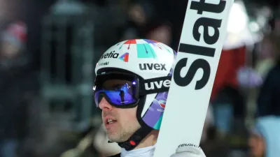 Švicarski skakalni šampion smuči še ni postavil v kot