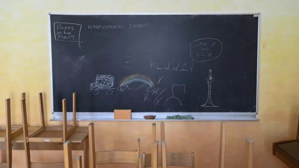 &Scaron;ola &Scaron;olstvoučenjeznanje, simbolična fotografija11.07.2024 - Gimnazija - Waldorfska &scaron;ola Ljubljana - rezultati mature, podelitev spričeval. FOTO: Nik Erik Neubauer