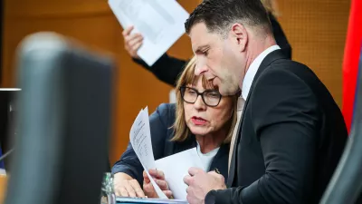 Učna ura o parlamentu: Sukičeva in Stevanović v ostrem besednem dvoboju