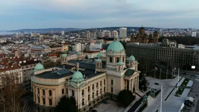 Dva velikanska »krta« iz Kitajske kmalu na pot proti Beogradu