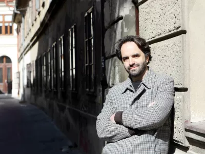 - 05.04.2023 - Matevž Granda, arhitekt in umetni&scaron;ki direktor revije Outsider //FOTO: Tomaž Skale