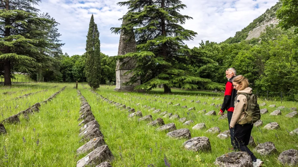Voja&scaron;ko pokopali&scaron;če v Solkanu / Foto: Jo&scaron;t Gantar/fundacija Poti Miru
