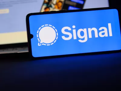 Signal logo is displayed on a mobile phone screen for illustration photo. Krakow, Poland. On April, 20th, 2026. (Photo by Beata Zawrzel/NurPhoto)NO USE FRANCE