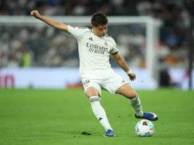 Soccer Football - LaLiga - Real Madrid v Deportivo Alaves - Santiago Bernabeu, Madrid, Spain - April 21, 2026 Real Madrid's Arda Guler in action REUTERS/Isabel Infantes