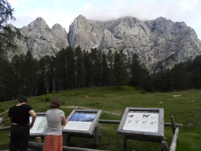 pogled na Prisojnik, Ajdovska deklica Vr&scaron;i&scaron;ka, Ruska cesta