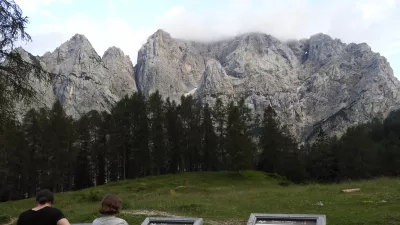 pogled na Prisojnik, Ajdovska deklica Vršiška, Ruska cesta