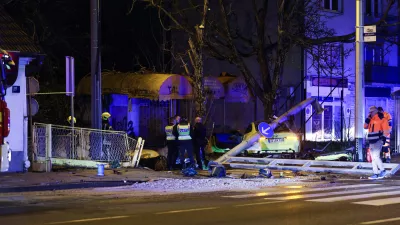 04.03.2026., Zagreb - Prometna nesreca u Dubravi s vise ozlijedjenih osoba. Vozac BMW-a stranih registracijskih oznaka izgubio je nadzor nad vozilom i udario u stup semafora koji se od siline udarca srusio. Automobil se zaustavio tek nakon sto je udario u drvo. Policijski ocevid je u tijeku. Photo: Emica Elvedji/PIXSELL