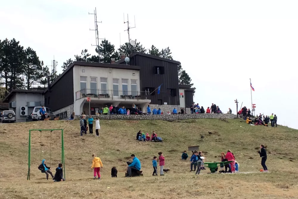 Tumova koča na Slavniku