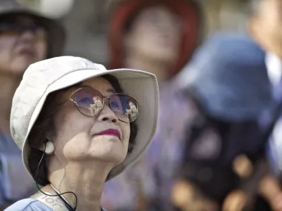 - japonski turisti v Ljubljani - japonci - turizem  //FOTO: Jaka AdamičOPOMBA: ZA OBJAVO V Dnevnikov Objektiv
