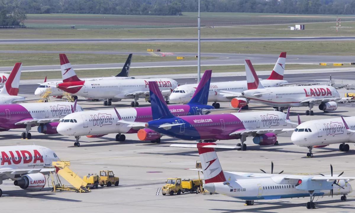 Zamude in odpovedi letov postajajo pogostejše, strokovnjaki pa opozarjajo, da je to šele začetek.