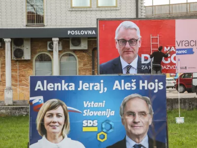 . 13.03.2026. Državnozborske volitve 2026, parlamentarne volitve 2026, predvolilni plakati strank SD in SDS, postavljanje plakatov,//FOTO: Bojan Velikonja