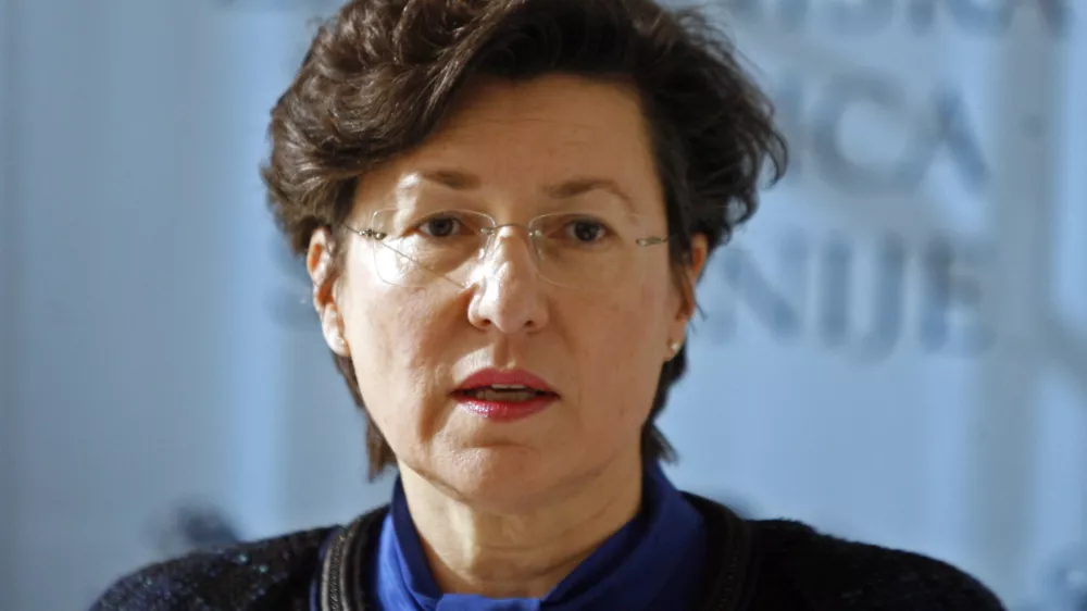 Predsednica Zdravni&scaron;ke zbornice Slovenije Gordana Kalan Živčec dala izjavo za medije, da se zdravnici Zlatki Kanič za dva meseca odvzela licenco zaradi večje strokovne pomanjkljivosti ali napake pri delu v primeru zdravljenja Bora Nekrepa,//FOTO: Bojan Velikonja