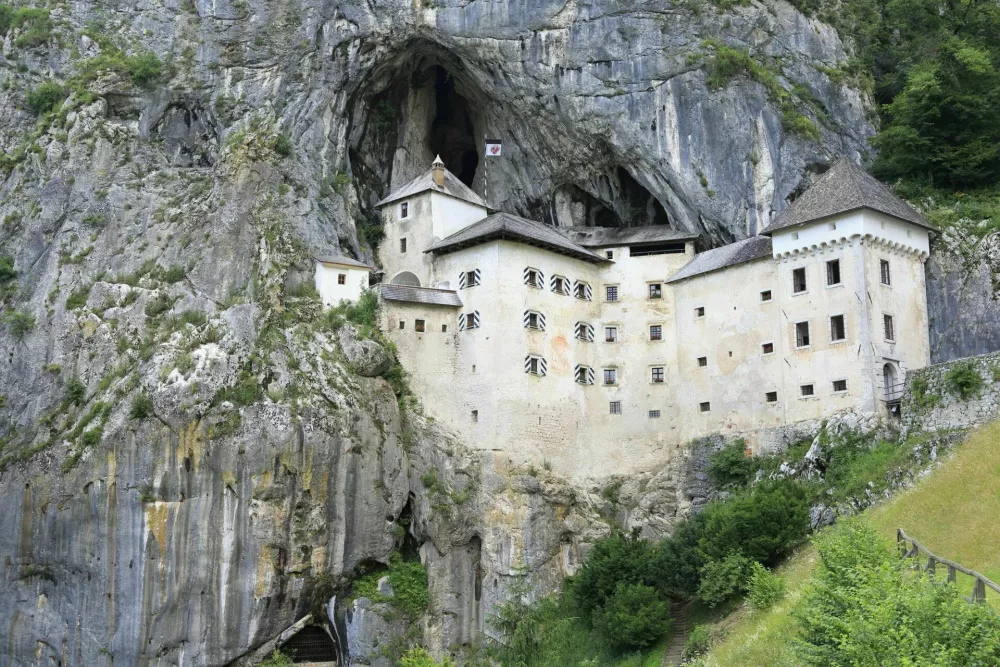 Predjamski grad, Slovenija / Foto: iStock