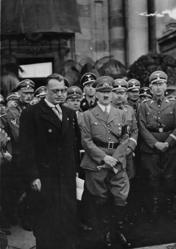 Arthur Seyss-Inquart, Adolf Hitler, Heinrich Himmler in Reinhard Heydrich na Dunaju marca 1938 / Foto: Wikipedija