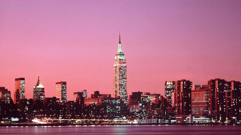 NIGHT SKYLINE SKYSCAPER *** Local Caption *** EMPIRE STATE BUILDING IN NEW YORK, AMERICA,Image: 220318130, License: Rights-managed, Restrictions:, Model Release: no