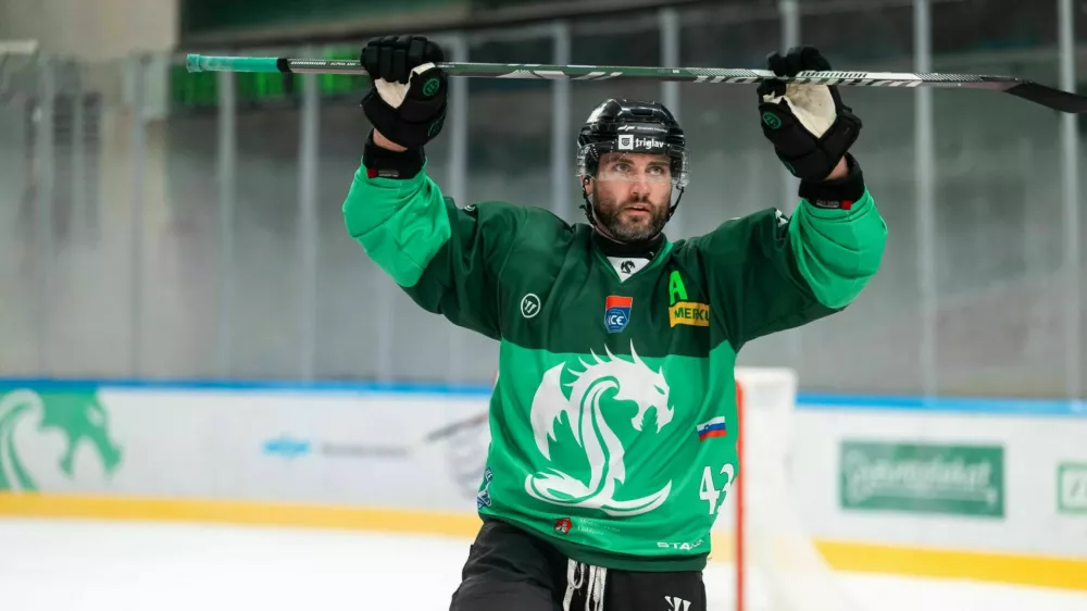hokej na ledu, T. T. Brennan, Olimpija, Pustertal, IceHL, polfinale