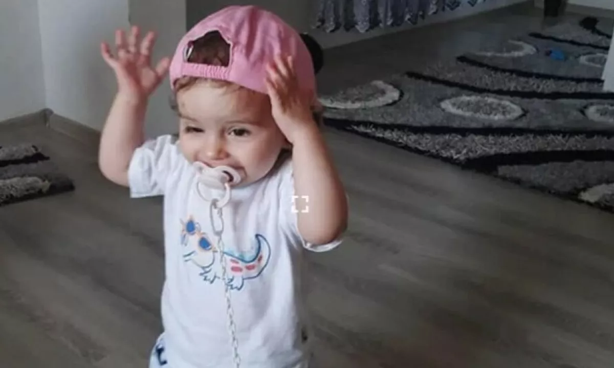 Pred dnevi so v Sarajevu izrekli kazen trem zdravnikom, vpletenim v smrt dveletne Džene Gadžun, ki je umrla po rutinski operaciji vek.