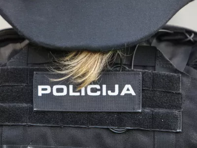 - Policija, simbolična fotografija ženske v policiji, emancipacija, enakopravnost med spoloma, - 08.03.2026. 1. liga Telemach v nogometu. NK Olimpija - NK Maribor, derbi.//FOTO: Bojan Velikonja