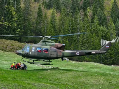 GRS Bovec re&scaron;evanje z voja&scaron;kim helikopterjem