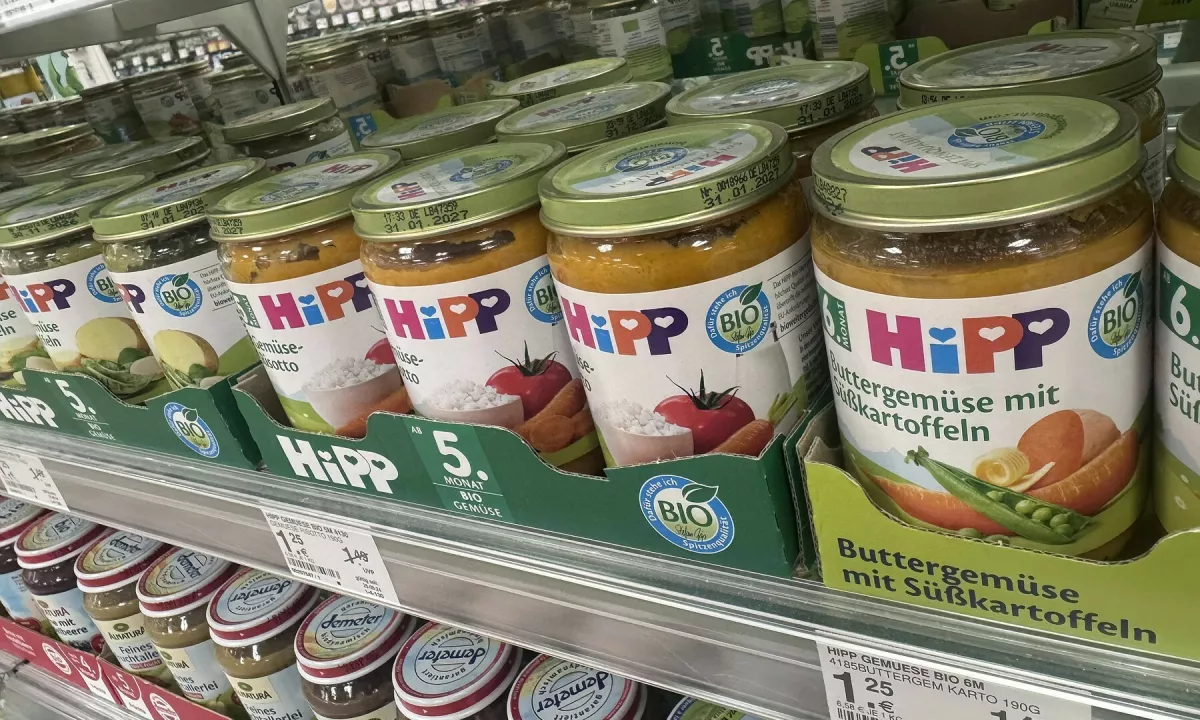 V obtoku naj bi bil vsaj še en zastrupljen kozarec otroške hrane.