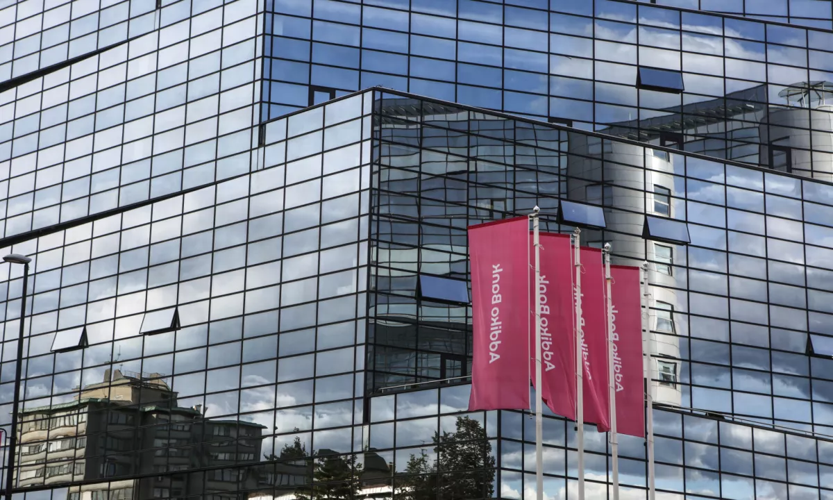 Srbski poslovnež Davor Macura naj bi prek svoje Alte Group za nakup podjetja Idea Marketi, ki se je do lani imenovalo Mercator – S, odštel 40 milijonov evrov.