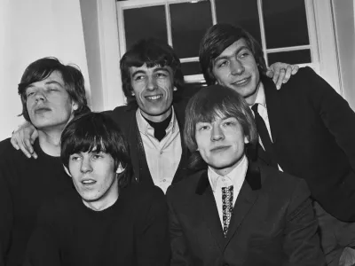 English rock band The Rolling Stones, UK, 4th May 1964. From left to right, they are singer Mick Jagger, guitarist Keith Richards, bassist Bill Wyman, multi-instrumentalist Brian Jones (1942 - 1969) and drummer Charlie Watts. (Photo by Evening Standard/Hulton Archive/Getty Images)