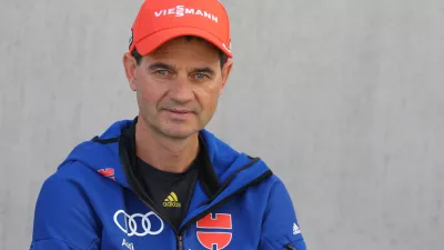 FILED - 17 October 2019, Baden-Wuerttemberg, Laupheim: Stefan Horngacher, Germany's National Ski Jumping coach, is pictured during the German Ski Association's outfitting. Horngacher will step down after the 2025-26 season, which includes the Winter Olympics in Milan and Cortina d'Ampezzo. Photo: Karl-Josef Hildenbrand/dpa