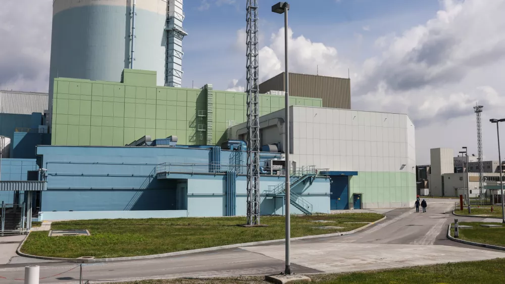 - jedrski reaktor - proizvodnja električne energije- Energetika, elektrika, samoskrba, daljnovod &mdash; 19.04.2023 &ndash; Nuklearna elektrarna Kr&scaron;ko (NEK), edina slovenska jedrska elektrarna, ki deluje od leta 1983 //FOTO: Bojan Velikonja / Foto: Bojan Velikonja