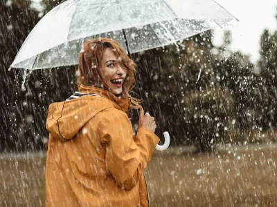 Včasih se je koristno odpraviti med kapljice dežja. / Foto: Istock