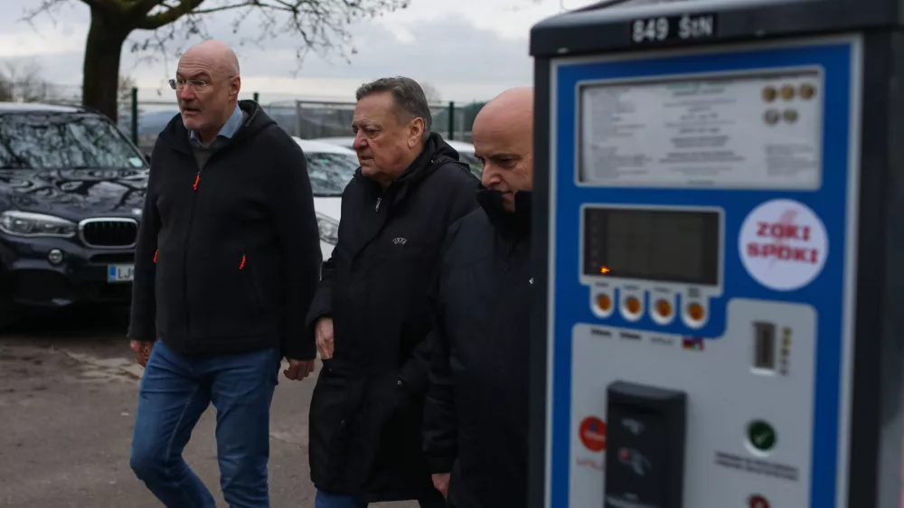 Jankovića čakajo &scaron;tevilni nedokončani projekti