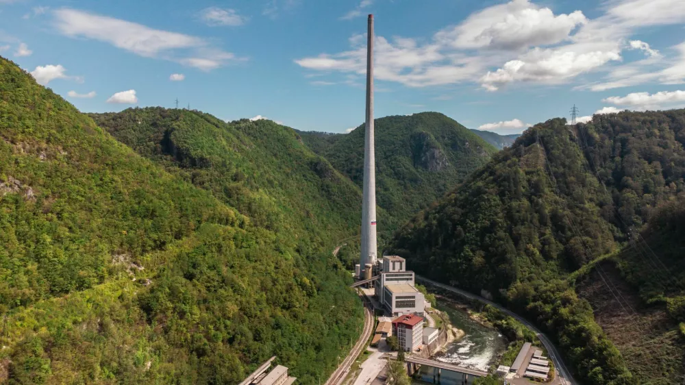 Trbovlje Chimney Power Station from above, Slovenia / Foto: Belus