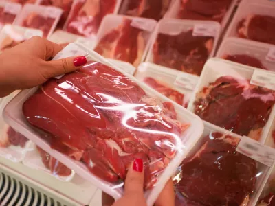 Vselej poglejte tudi pod meso &hellip; / Foto: Istock
