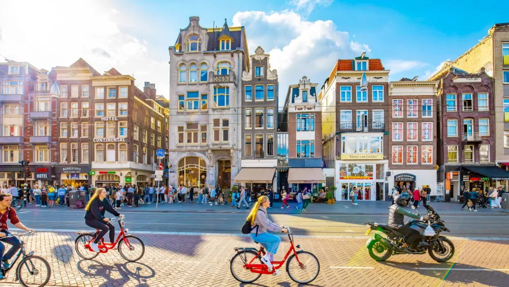 Amsterdam velja za eno najbolj prijaznih mest. / Foto: Istock