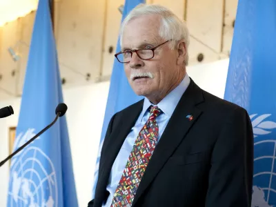 R&eacute;tro - D&eacute;c&egrave;s de Ted Turner, fondateur de la cha&icirc;ne am&eacute;ricaine CNN, &agrave; l'&acirc;ge de 87 ans - Ted Turner participe &agrave; une r&eacute;union de l'ONU &agrave; Gen&egrave;ve le 13 mai 2014. Ted Turner (left) Chairman of the Board, Chairman, Turner Enterprises, Founder of CNN with Michael M?ller (right) acting Director-General of the UN Office at Geneva during visit to the Palais des Nations, Geneva of the Board of the UN Foundation. 13 May 2014.,Image: 193560906, License: Rights-managed, Restrictions:, Model Release: no