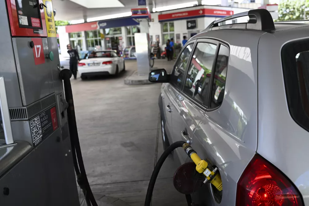 SIMBOLIČNA FOTOGRAFIJA14.05.2025 - avtoplin - polnilnica -LPG AVTOPLIN - plinska črpalka za avtomobile, Petrol Trža&scaron;ka. FOTO: Nik Erik Neubauer