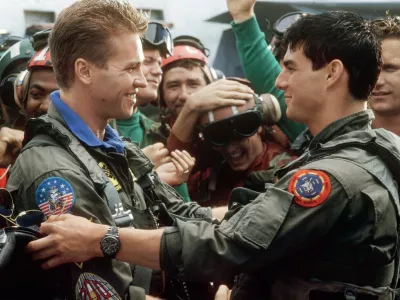 Iceman (Val Kilmer): "You can be my wingman anytime." Maverick (Tom Cruise): "Bullshit. You can be mine." Eden izmed zimzelenih citatov prvega Top Guna. Foto: Paramount Pictures