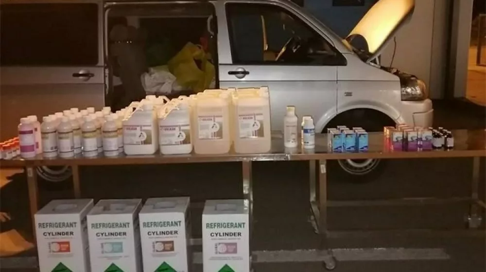 Hrva&scaron;ki cariniki so Slovencu, pri katerem so odkrili večje količine prepovedanih pesticidov, izdali visoko kazen. 