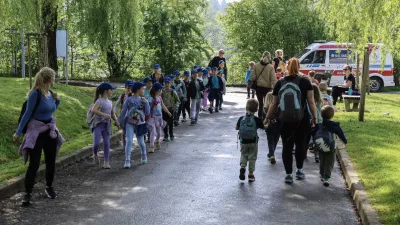- 07.05.2026 - pohod ob žici za otroke - POT, pst, pot spominov in tovari&scaron;tva//FOTO: Jaka Gasar