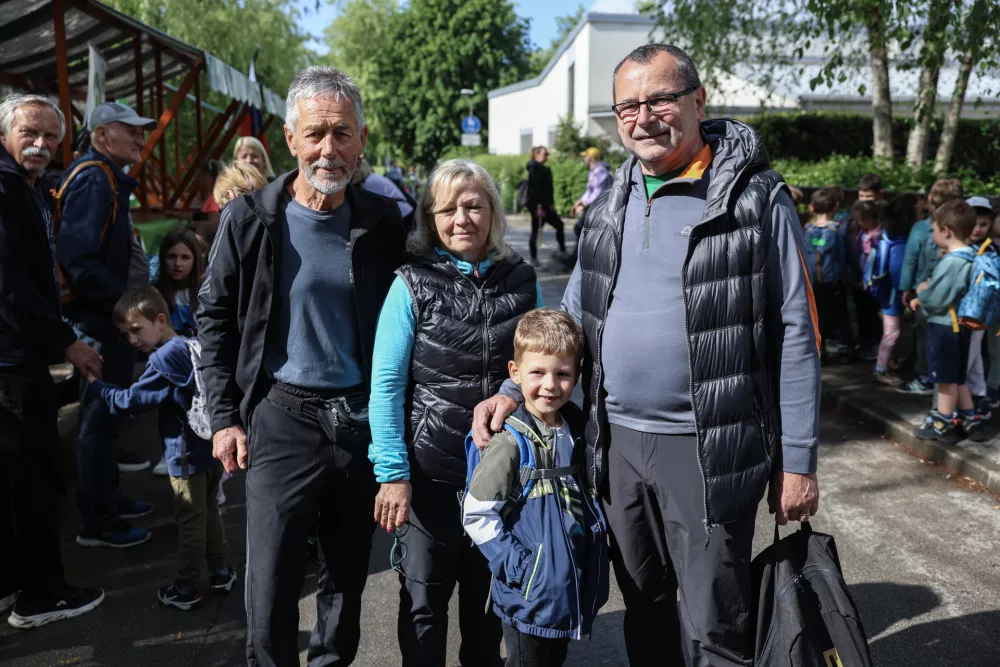 - 07.05.2026 - pohod ob žici za otroke - POT, pst, pot spominov in tovari&scaron;tva//FOTO: Jaka Gasar