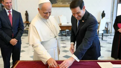 Pope Leo XIV meets U.S. Secretary of State Marco Rubio at the Vatican, May 7, 2026. Vatican Media/Simone Risoluti/Handout via REUTERS ATTENTION EDITORS - THIS IMAGE WAS PROVIDED BY A THIRD PARTY