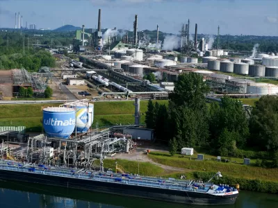 A drone view shows the fuel depot of Aral at the Ruhr Oel petroleum refineries of BP Gelsenkirchen in Gelsenkirchen, Germany, May 7, 2026. REUTERS/Leon Kuegeler