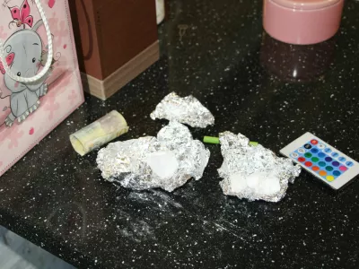Droga, ki so jo zasegli 35-letniku v Pivki, je bila tudi na dosegu otroka. 