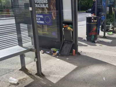 Ko&scaron;i na avtobusni postaji Mercator so bili prepolni. Foto: Tina Kresnik