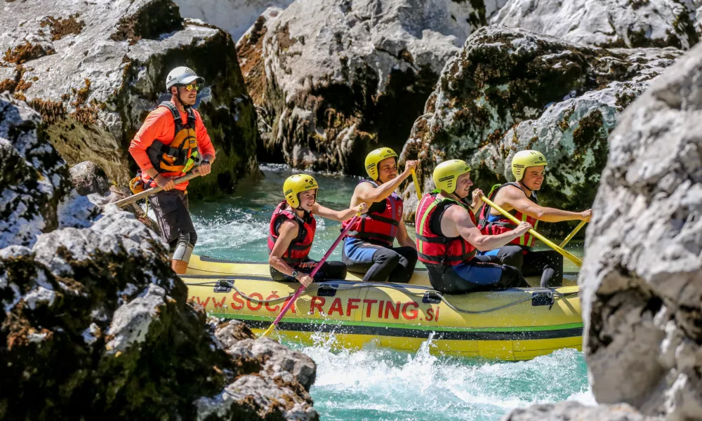Rafting na Soči, cilj pri Trnovem ob Soči- Soča rafting Bovec -- 14.08.2016 - Posočje - Poletni Dnevnik - počitni&scaron;ka reportaža - poletno dopustovanje - turizem -     //FOTO: Bojan Velikonja