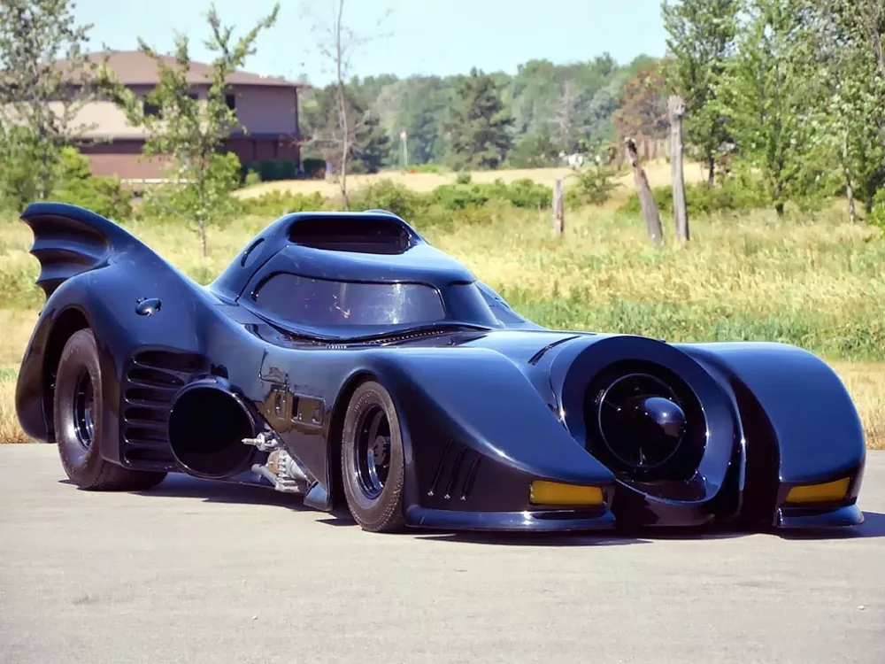 &Scaron;tevilne oboževalce je Batmobile tako navdu&scaron;il, da so v svojih garažah izdelali replike, nekateri so tudi pridobili homologacijo za vožnjo v vsakdanjem prometu. Na fotografiji je eden tak&scaron;nih. / Foto: Instagram